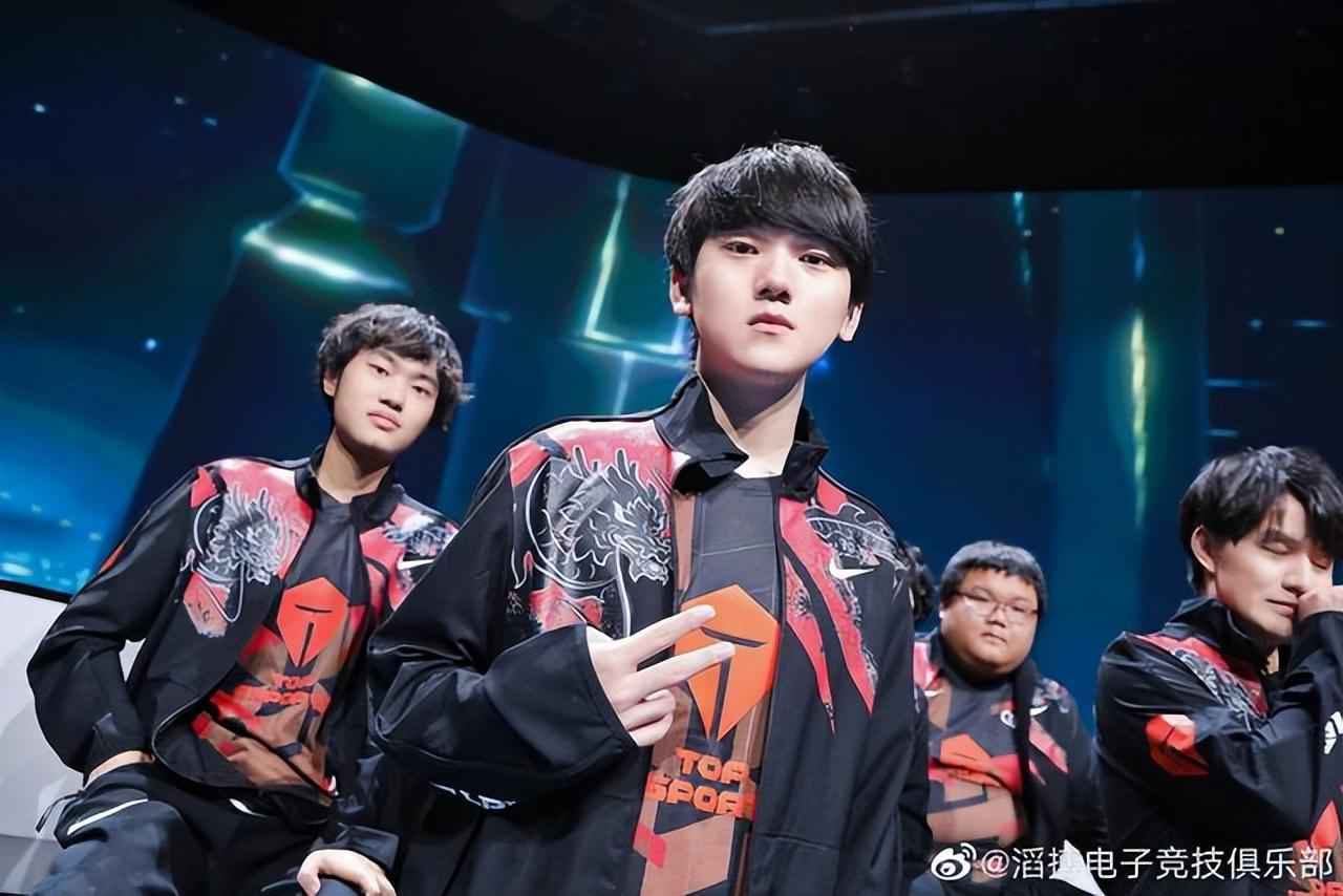 大俱乐部背 大俱乐部背