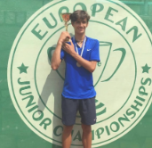 表现揭示了 表现揭示了