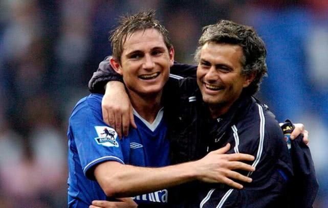 黑首开纪录 黑首开纪录